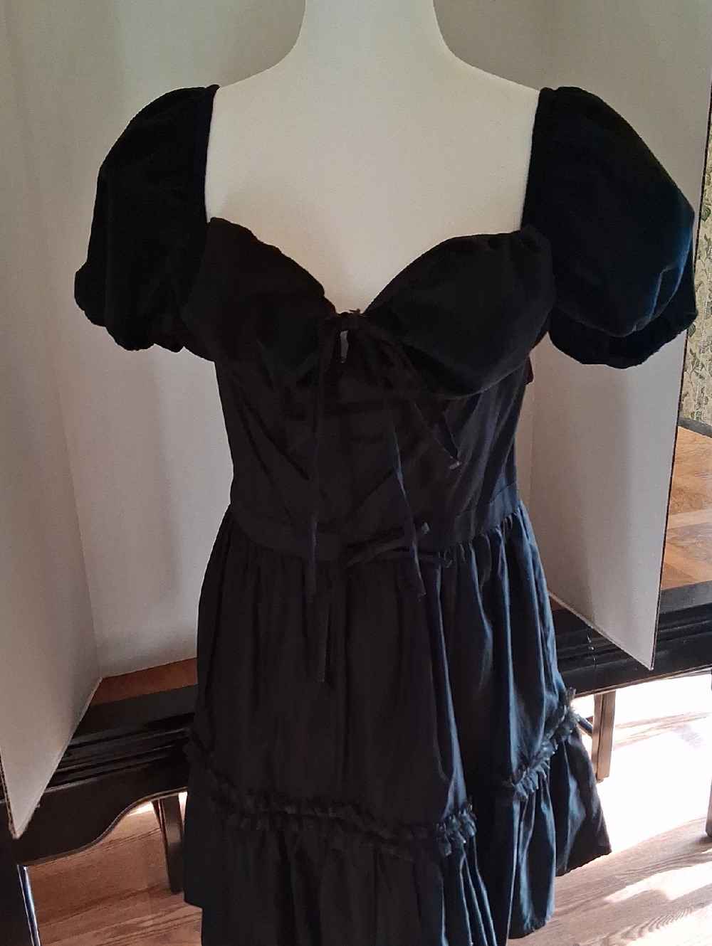 Elegant Black Puff-Sleeve Tiered Dress -